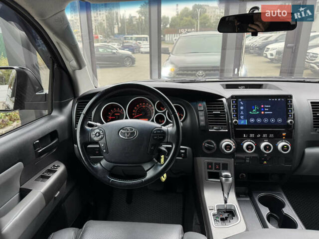 Чорний Тойота Секвойя, об'ємом двигуна 4.6 л та пробігом 270 тис. км за 21900 $, фото 14 на Automoto.ua