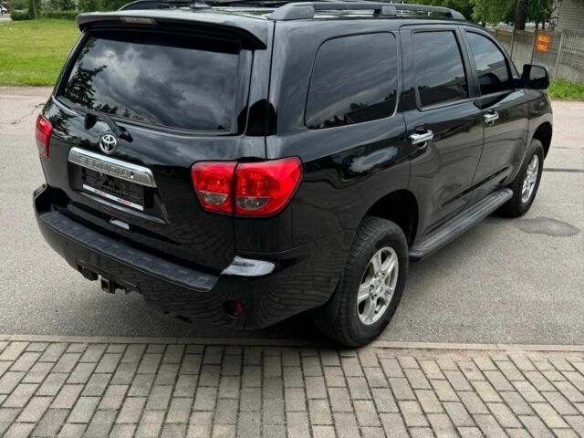 Черный Тойота Секвойя, объемом двигателя 0 л и пробегом 64 тыс. км за 26627 $, фото 4 на Automoto.ua