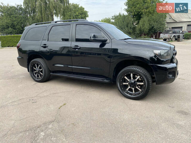 Чорний Тойота Секвойя, об'ємом двигуна 5.7 л та пробігом 257 тис. км за 30500 $, фото 1 на Automoto.ua