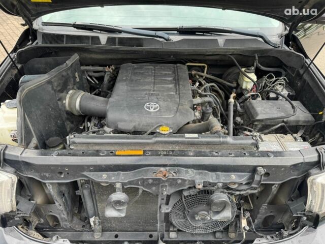 Черный Тойота Секвойя, объемом двигателя 0 л и пробегом 64 тыс. км за 26627 $, фото 8 на Automoto.ua