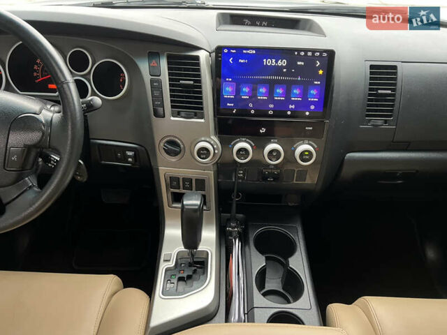 Чорний Тойота Секвойя, об'ємом двигуна 5.7 л та пробігом 125 тис. км за 29500 $, фото 40 на Automoto.ua