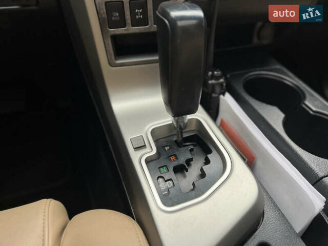 Чорний Тойота Секвойя, об'ємом двигуна 5.7 л та пробігом 125 тис. км за 29500 $, фото 47 на Automoto.ua