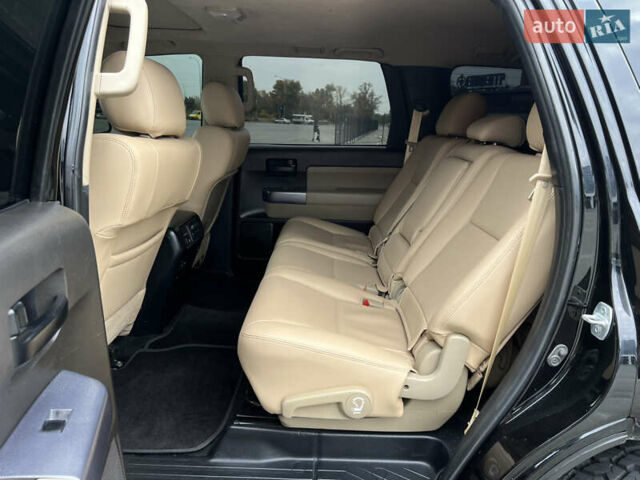 Чорний Тойота Секвойя, об'ємом двигуна 5.7 л та пробігом 125 тис. км за 29500 $, фото 20 на Automoto.ua