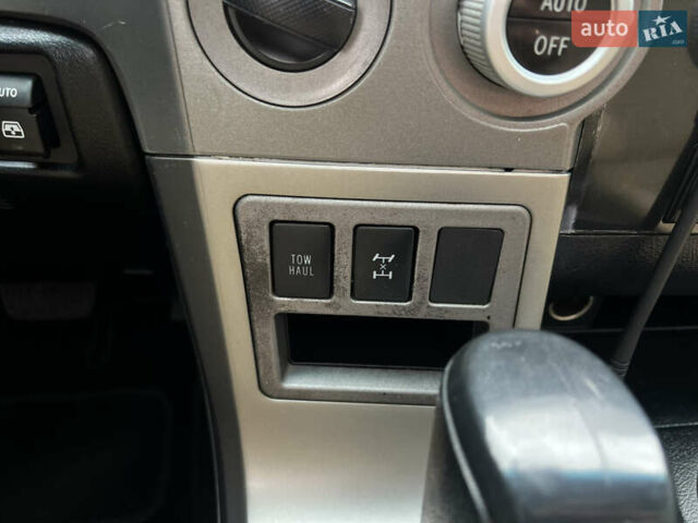 Чорний Тойота Секвойя, об'ємом двигуна 5.7 л та пробігом 125 тис. км за 29500 $, фото 46 на Automoto.ua