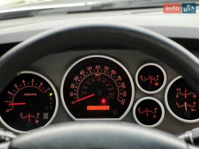 Чорний Тойота Секвойя, об'ємом двигуна 5.7 л та пробігом 125 тис. км за 29500 $, фото 44 на Automoto.ua