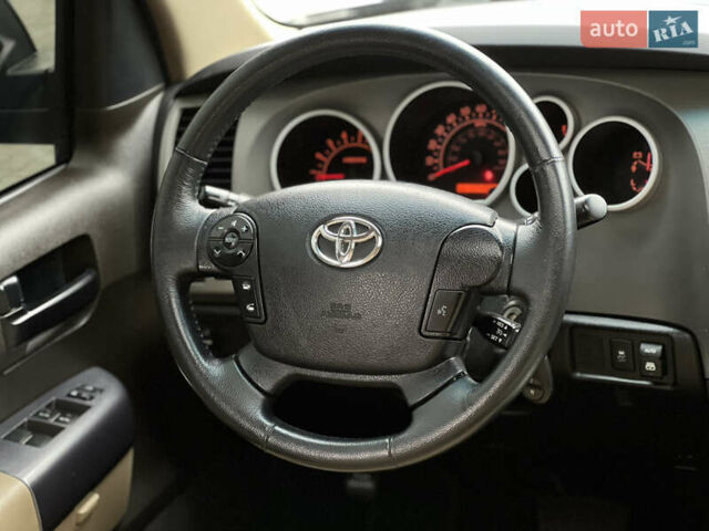 Чорний Тойота Секвойя, об'ємом двигуна 5.7 л та пробігом 125 тис. км за 29500 $, фото 43 на Automoto.ua