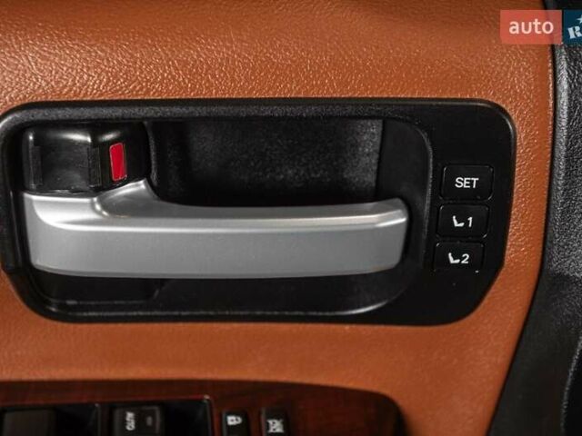 Черный Тойота Секвойя, объемом двигателя 5.7 л и пробегом 330 тыс. км за 34900 $, фото 47 на Automoto.ua