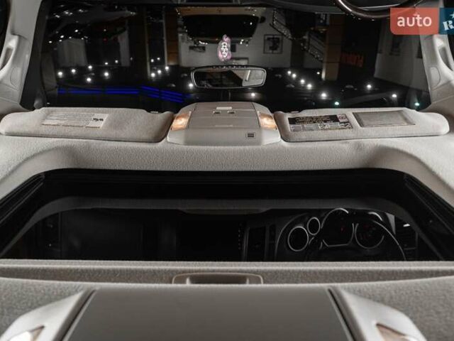 Черный Тойота Секвойя, объемом двигателя 5.7 л и пробегом 330 тыс. км за 34900 $, фото 25 на Automoto.ua