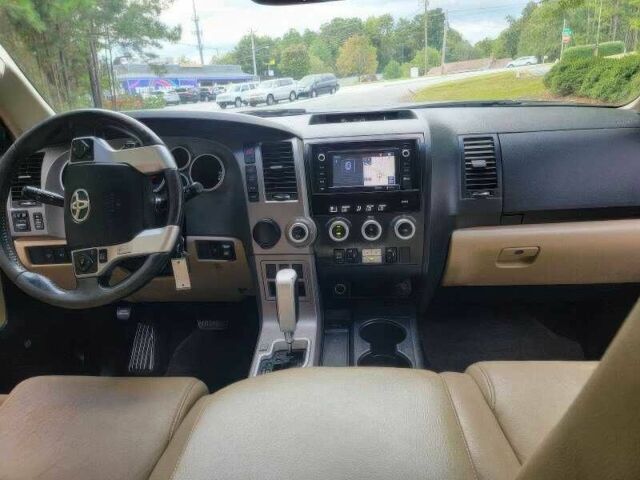 Чорний Тойота Секвойя, об'ємом двигуна 5.7 л та пробігом 132 тис. км за 19900 $, фото 19 на Automoto.ua