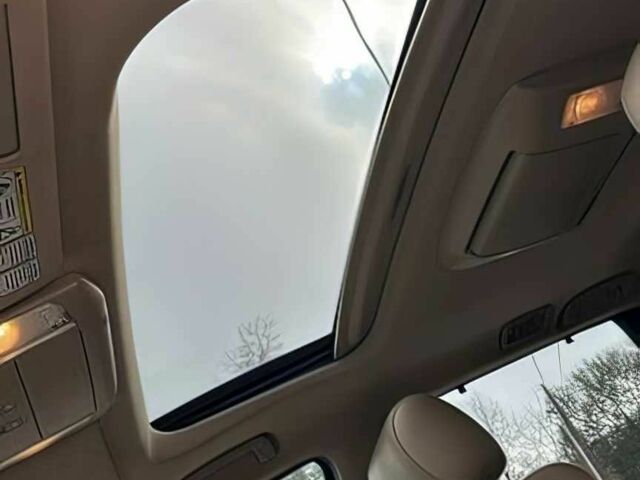 Черный Тойота Секвойя, объемом двигателя 5.7 л и пробегом 89 тыс. км за 20000 $, фото 10 на Automoto.ua