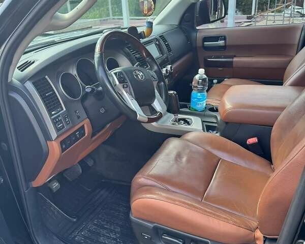 Чорний Тойота Секвойя, об'ємом двигуна 5.7 л та пробігом 305 тис. км за 35000 $, фото 2 на Automoto.ua