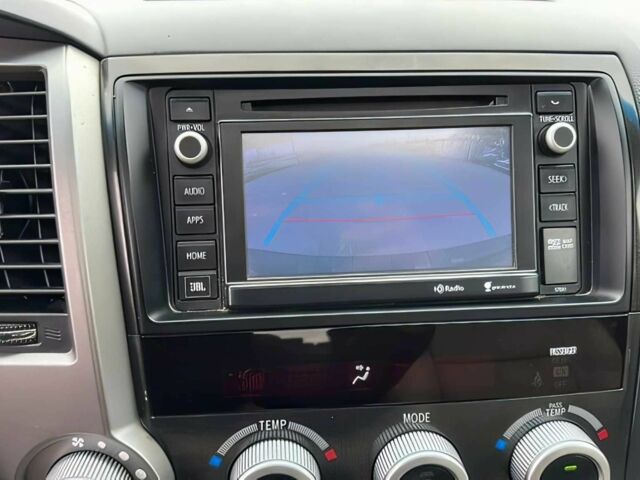 Черный Тойота Секвойя, объемом двигателя 5.7 л и пробегом 89 тыс. км за 20000 $, фото 9 на Automoto.ua