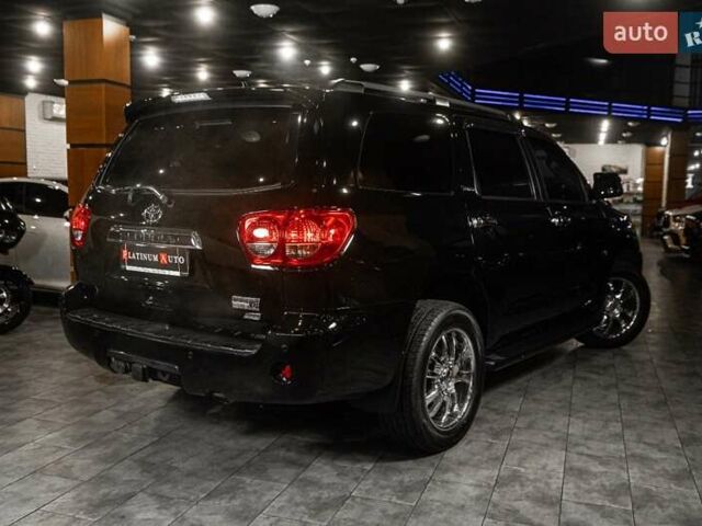 Черный Тойота Секвойя, объемом двигателя 5.7 л и пробегом 330 тыс. км за 34900 $, фото 2 на Automoto.ua