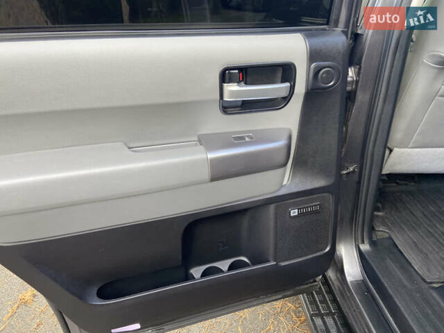Чорний Тойота Секвойя, об'ємом двигуна 5.66 л та пробігом 120 тис. км за 27600 $, фото 11 на Automoto.ua