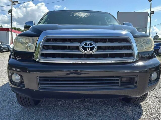 Черный Тойота Секвойя, объемом двигателя 5.7 л и пробегом 89 тыс. км за 20000 $, фото 1 на Automoto.ua