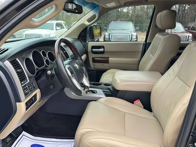 Черный Тойота Секвойя, объемом двигателя 5.7 л и пробегом 89 тыс. км за 20000 $, фото 7 на Automoto.ua