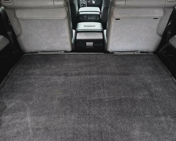 Черный Тойота Секвойя, объемом двигателя 5.7 л и пробегом 342 тыс. км за 40000 $, фото 5 на Automoto.ua