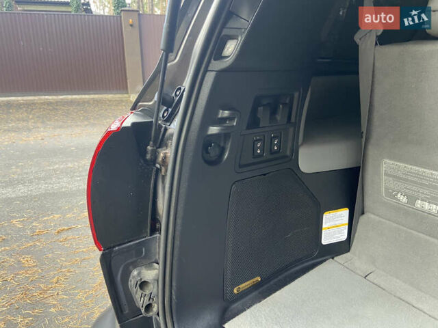 Чорний Тойота Секвойя, об'ємом двигуна 5.66 л та пробігом 120 тис. км за 27600 $, фото 17 на Automoto.ua
