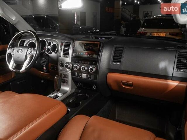 Черный Тойота Секвойя, объемом двигателя 5.7 л и пробегом 330 тыс. км за 34900 $, фото 24 на Automoto.ua