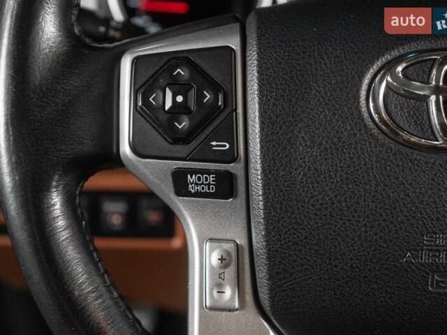 Черный Тойота Секвойя, объемом двигателя 5.7 л и пробегом 330 тыс. км за 34900 $, фото 40 на Automoto.ua