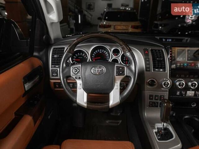 Черный Тойота Секвойя, объемом двигателя 5.7 л и пробегом 330 тыс. км за 34900 $, фото 28 на Automoto.ua