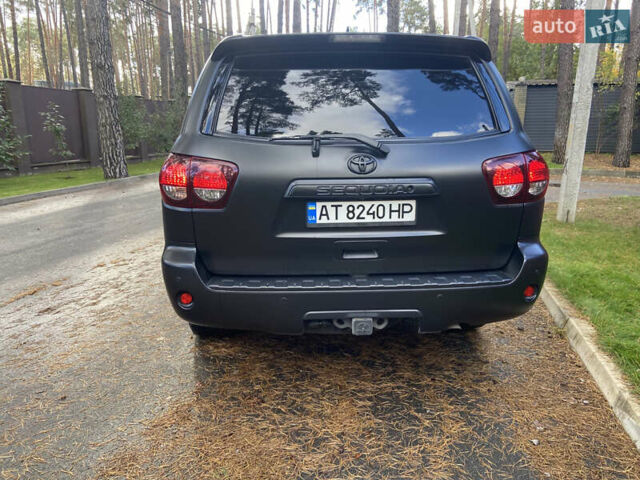 Чорний Тойота Секвойя, об'ємом двигуна 5.66 л та пробігом 120 тис. км за 27600 $, фото 5 на Automoto.ua