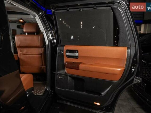 Черный Тойота Секвойя, объемом двигателя 5.7 л и пробегом 330 тыс. км за 34900 $, фото 17 на Automoto.ua