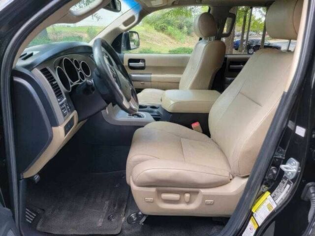 Чорний Тойота Секвойя, об'ємом двигуна 5.7 л та пробігом 132 тис. км за 19900 $, фото 8 на Automoto.ua