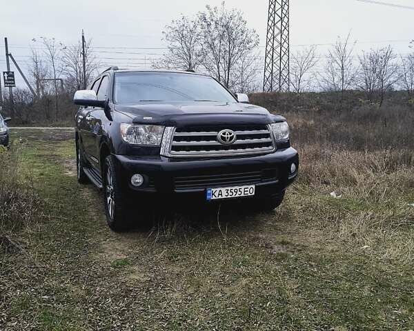 Черный Тойота Секвойя, объемом двигателя 5.7 л и пробегом 342 тыс. км за 40000 $, фото 2 на Automoto.ua