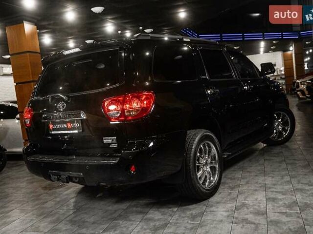 Черный Тойота Секвойя, объемом двигателя 5.7 л и пробегом 330 тыс. км за 34900 $, фото 3 на Automoto.ua