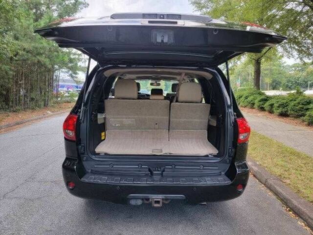 Чорний Тойота Секвойя, об'ємом двигуна 5.7 л та пробігом 132 тис. км за 19900 $, фото 14 на Automoto.ua