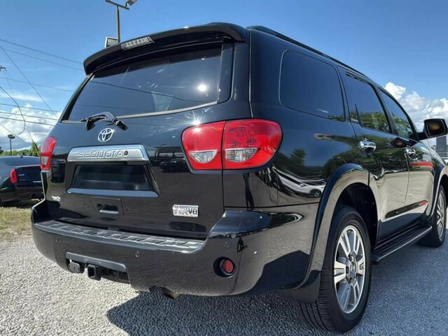 Черный Тойота Секвойя, объемом двигателя 5.7 л и пробегом 89 тыс. км за 20000 $, фото 3 на Automoto.ua