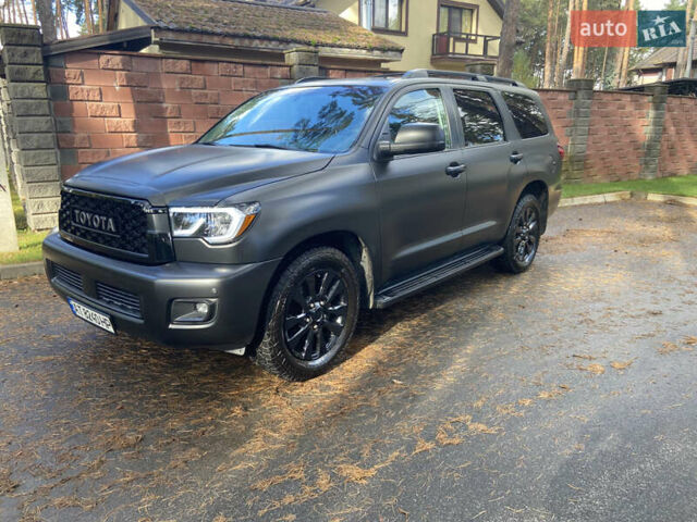 Чорний Тойота Секвойя, об'ємом двигуна 5.66 л та пробігом 120 тис. км за 27600 $, фото 4 на Automoto.ua