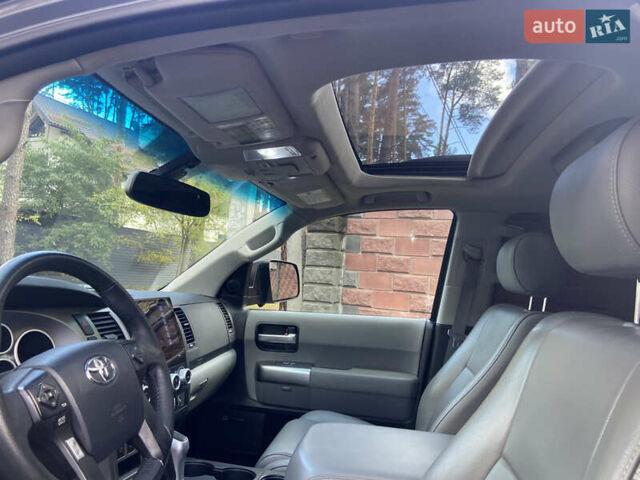 Чорний Тойота Секвойя, об'ємом двигуна 5.66 л та пробігом 120 тис. км за 27600 $, фото 9 на Automoto.ua