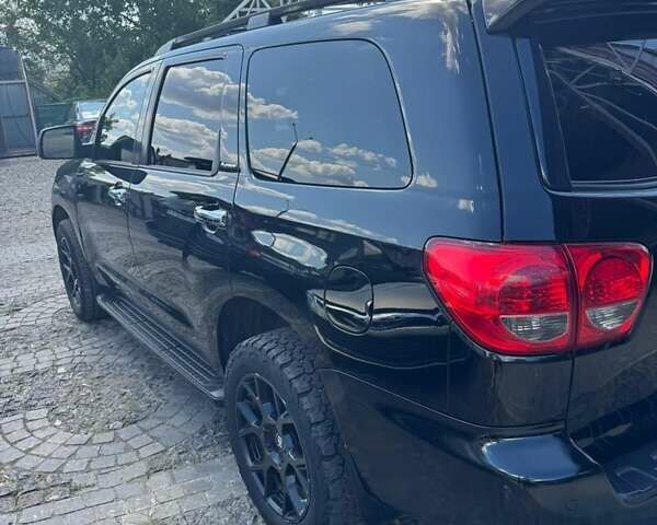 Черный Тойота Секвойя, объемом двигателя 5.7 л и пробегом 305 тыс. км за 33000 $, фото 9 на Automoto.ua