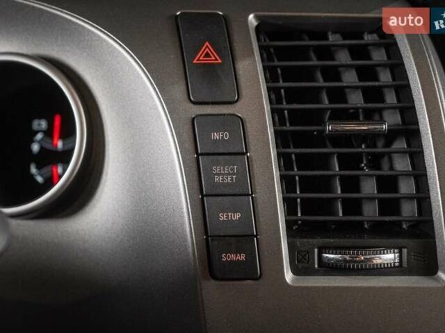 Черный Тойота Секвойя, объемом двигателя 5.7 л и пробегом 330 тыс. км за 34900 $, фото 38 на Automoto.ua