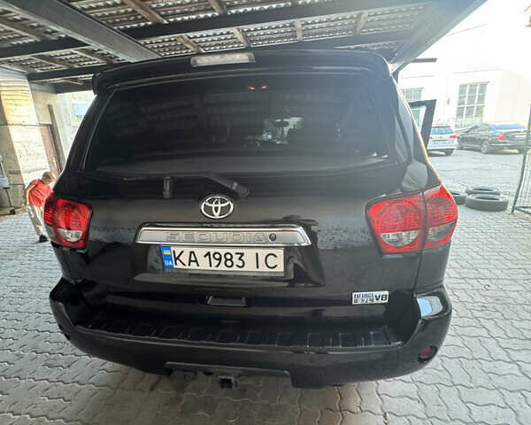 Чорний Тойота Секвойя, об'ємом двигуна 5.66 л та пробігом 212 тис. км за 42500 $, фото 3 на Automoto.ua