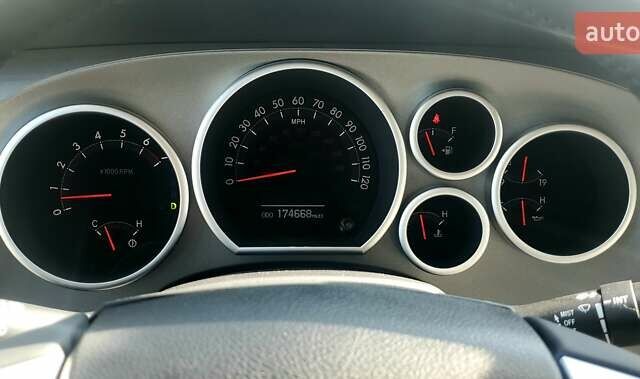 Черный Тойота Секвойя, объемом двигателя 5.7 л и пробегом 280 тыс. км за 27500 $, фото 17 на Automoto.ua