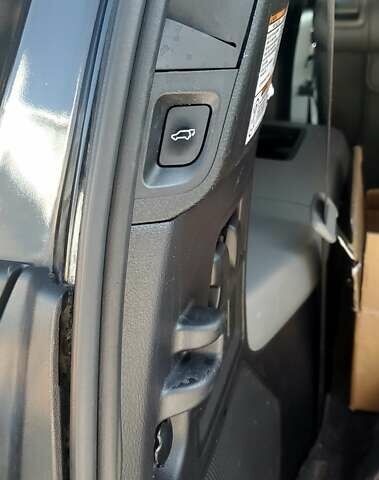 Черный Тойота Секвойя, объемом двигателя 5.7 л и пробегом 280 тыс. км за 27500 $, фото 26 на Automoto.ua