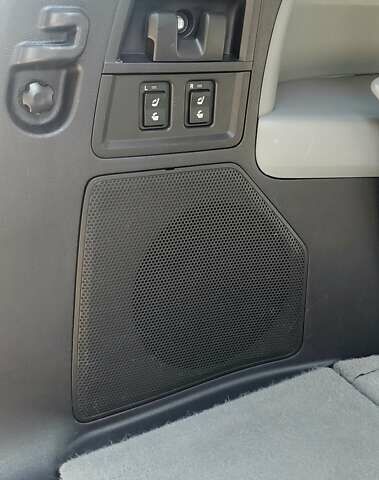 Черный Тойота Секвойя, объемом двигателя 5.7 л и пробегом 280 тыс. км за 27500 $, фото 25 на Automoto.ua