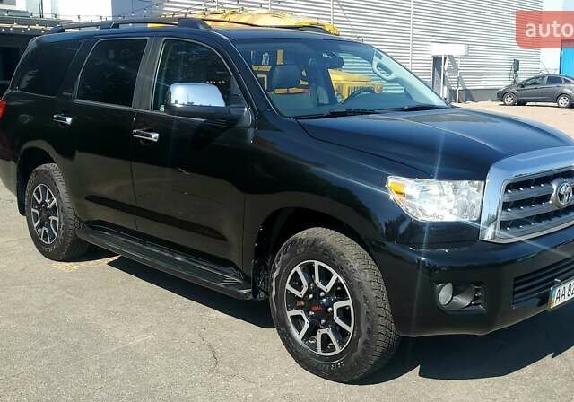 Черный Тойота Секвойя, объемом двигателя 5.7 л и пробегом 280 тыс. км за 27500 $, фото 3 на Automoto.ua