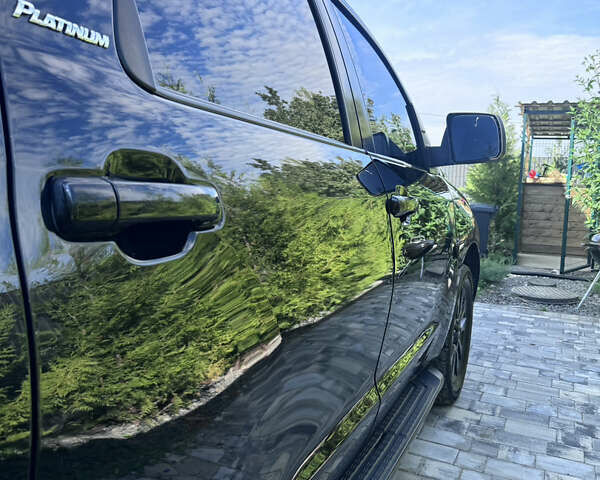 Чорний Тойота Секвойя, об'ємом двигуна 5.7 л та пробігом 200 тис. км за 29000 $, фото 4 на Automoto.ua