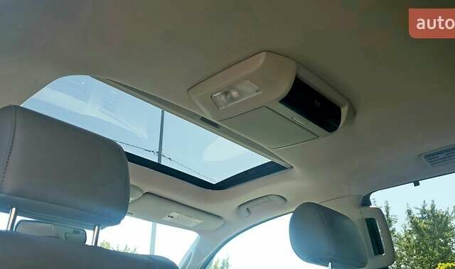 Черный Тойота Секвойя, объемом двигателя 5.7 л и пробегом 280 тыс. км за 27500 $, фото 22 на Automoto.ua