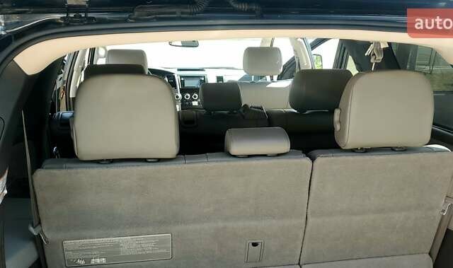 Черный Тойота Секвойя, объемом двигателя 5.7 л и пробегом 280 тыс. км за 27500 $, фото 28 на Automoto.ua