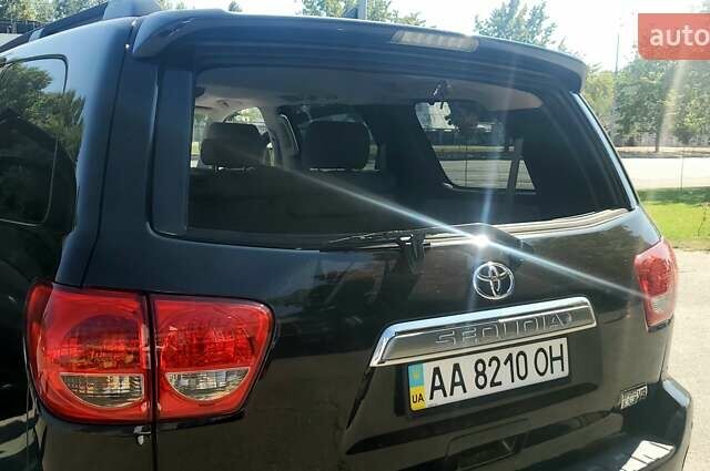 Черный Тойота Секвойя, объемом двигателя 5.7 л и пробегом 280 тыс. км за 27500 $, фото 8 на Automoto.ua