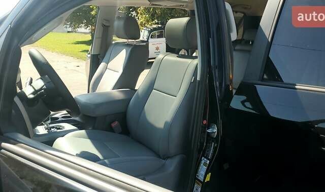 Черный Тойота Секвойя, объемом двигателя 5.7 л и пробегом 280 тыс. км за 27500 $, фото 30 на Automoto.ua