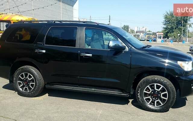 Черный Тойота Секвойя, объемом двигателя 5.7 л и пробегом 280 тыс. км за 27500 $, фото 4 на Automoto.ua