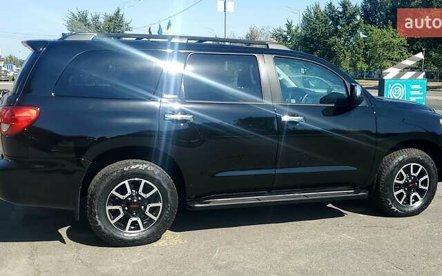 Черный Тойота Секвойя, объемом двигателя 5.7 л и пробегом 280 тыс. км за 27500 $, фото 5 на Automoto.ua