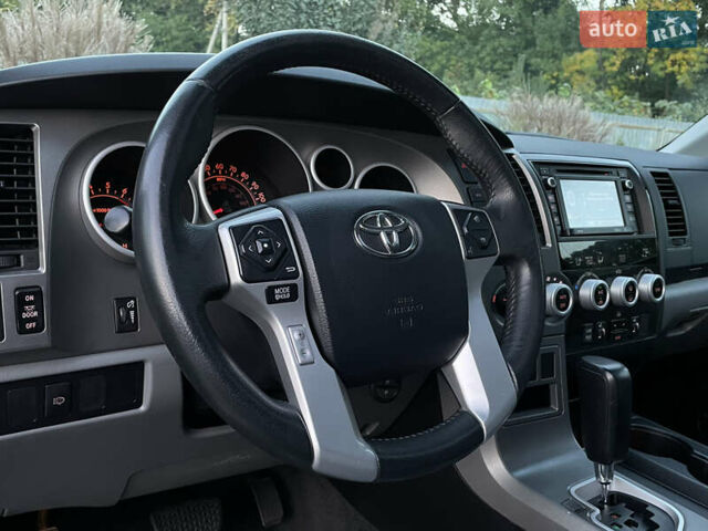 Черный Тойота Секвойя, объемом двигателя 5.66 л и пробегом 188 тыс. км за 32500 $, фото 21 на Automoto.ua