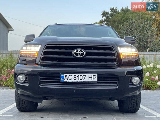 Черный Тойота Секвойя, объемом двигателя 5.66 л и пробегом 188 тыс. км за 32500 $, фото 3 на Automoto.ua